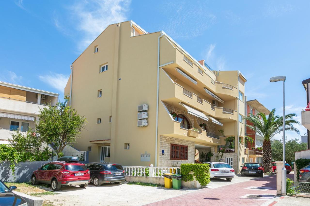 Apartments Barba Tučepi Exteriör bild