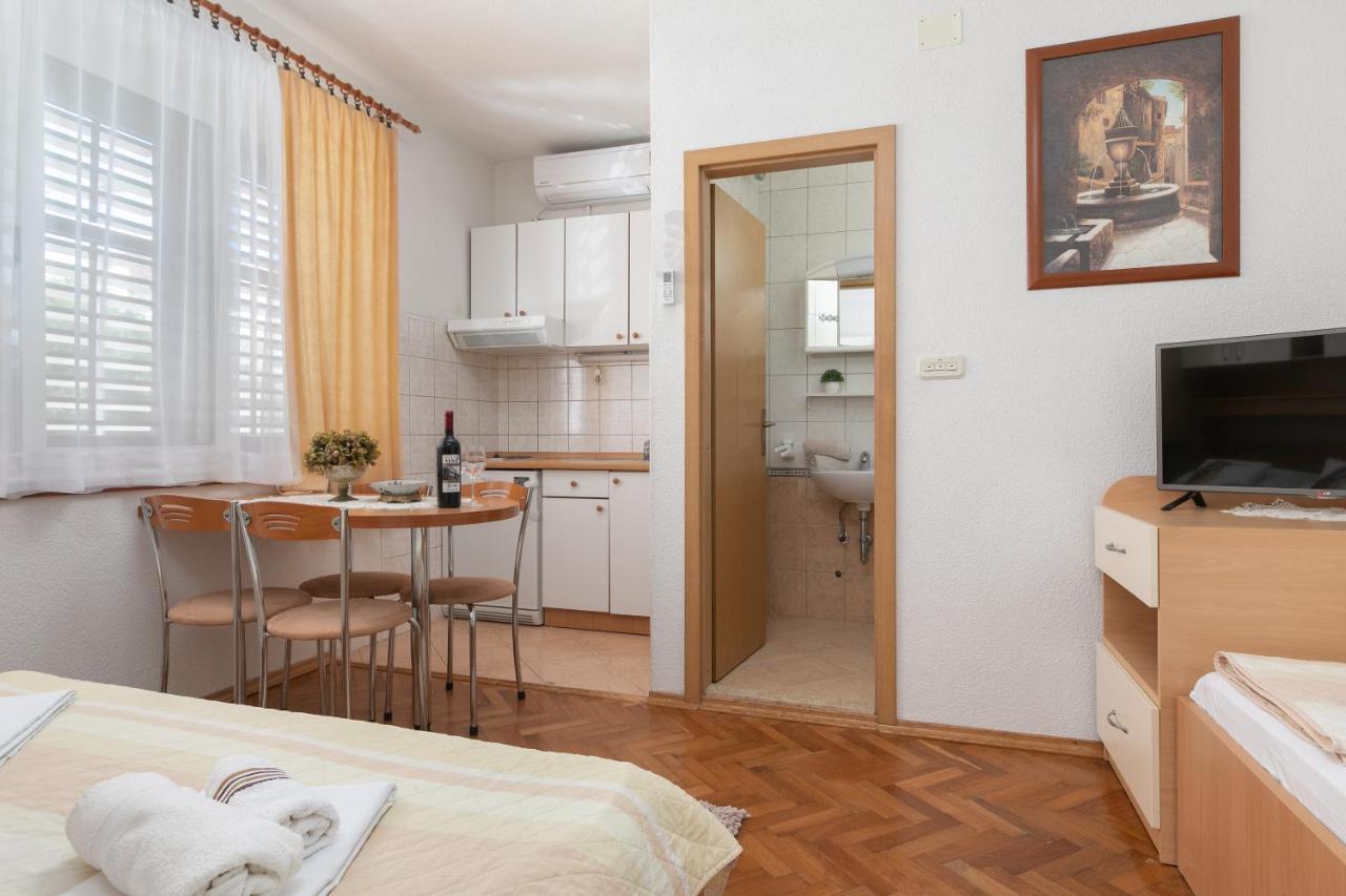 Apartments Barba Tučepi Exteriör bild