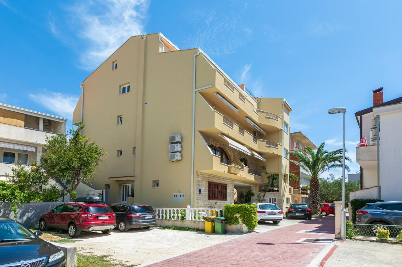 Apartments Barba Tučepi Exteriör bild