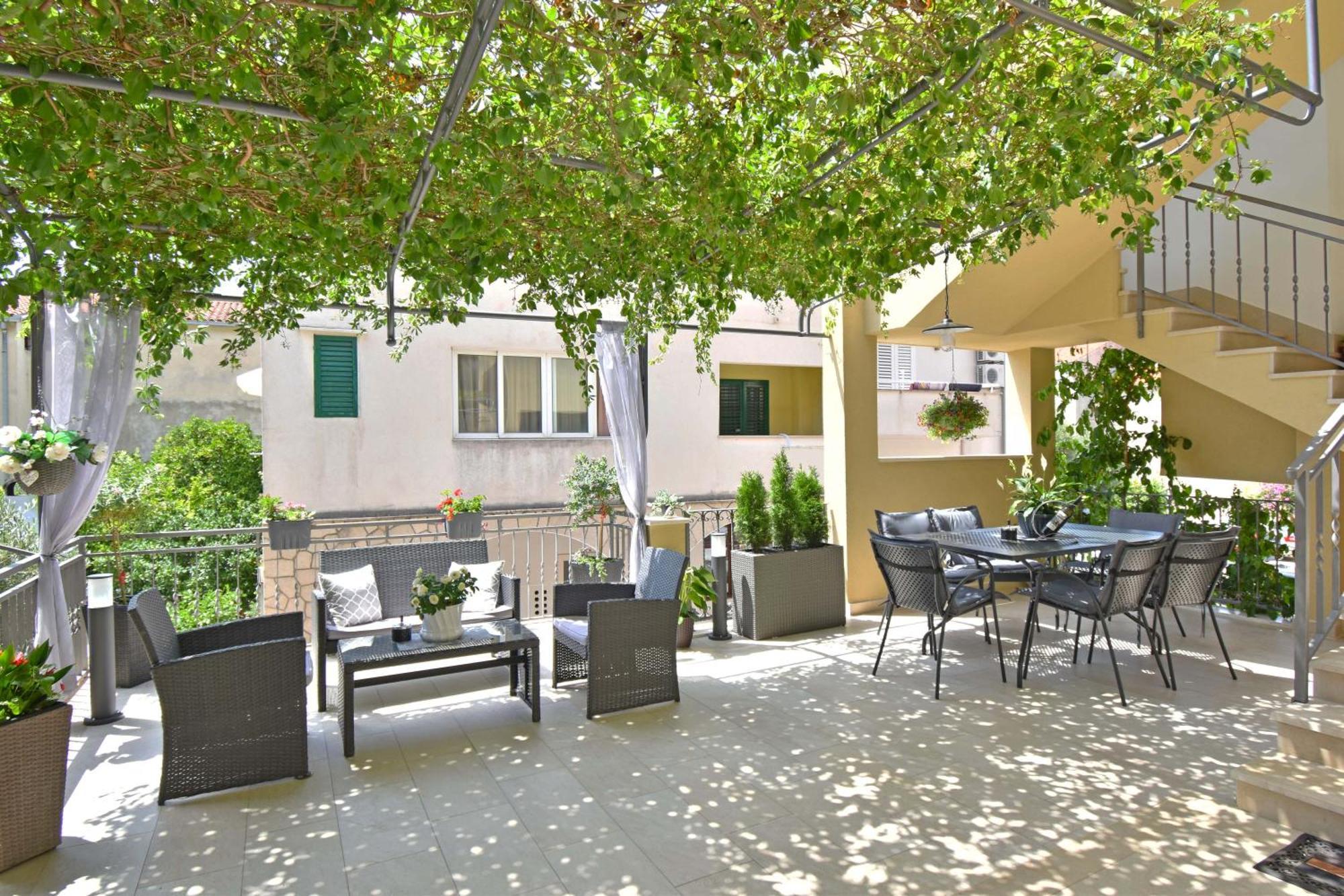 Apartments Barba Tučepi Exteriör bild